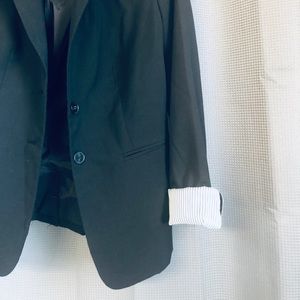 The Limited black three button blazer -size 6